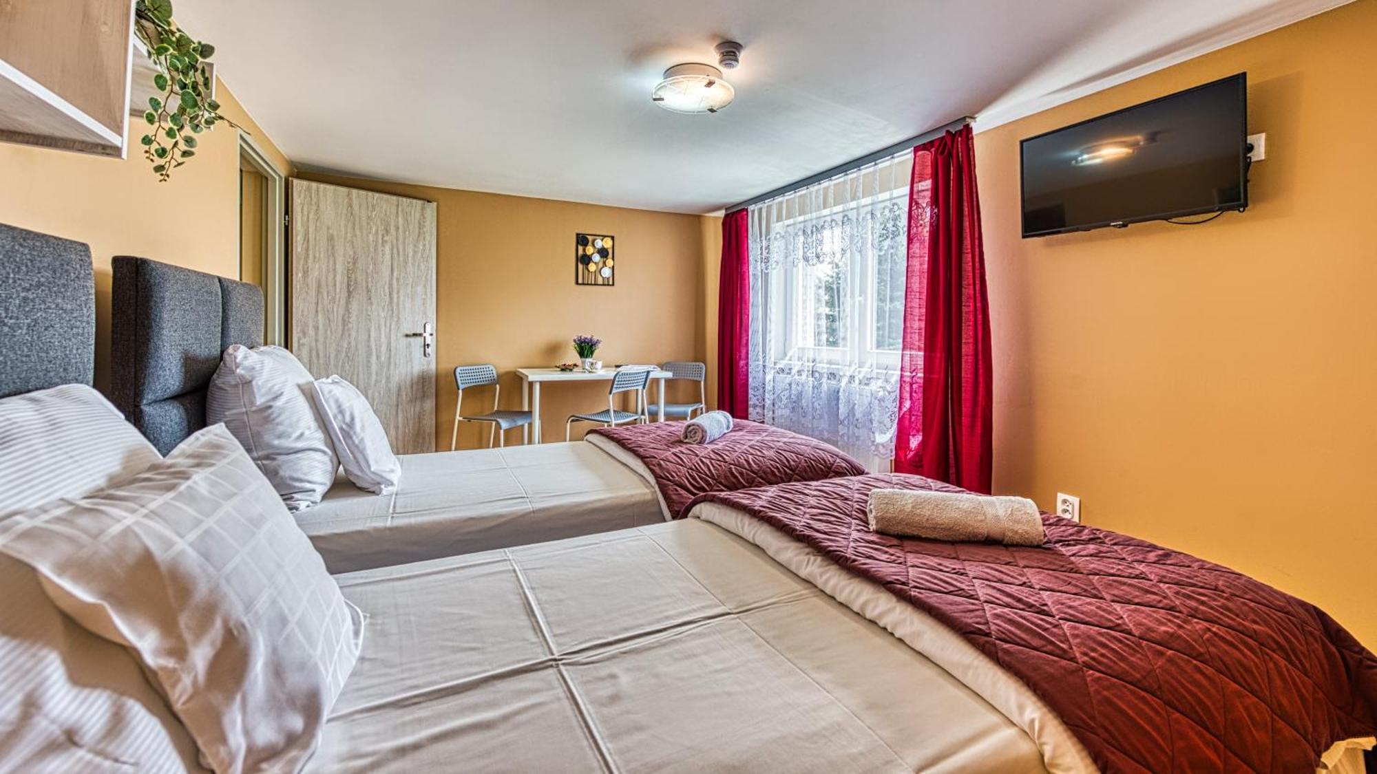Maja Pokoje Z Widokiem Kameralna Agroturystyka Na Pogorzu Izerskim Z Sauna I Jacuzzi (Adults Only) Mirsk Luaran gambar